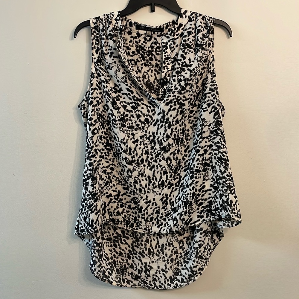 ROSE & OLIVE Sleeveless Top